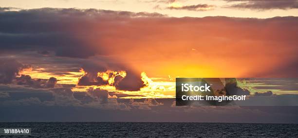 Panorama Do Pôr Do Sol Do Oceano - Fotografias de stock e mais imagens de Azul - Azul, Céu, Espaço para Texto