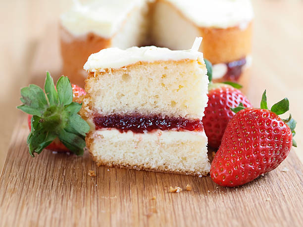 istock Chocolate and strawberry cake 181884613
