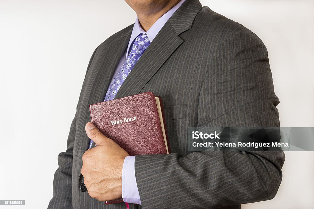 Pastor hält die Bibel - Lizenzfrei Finanzvorstand Stock-Foto