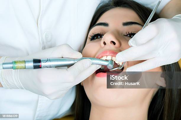 Girl の歯科医 - 20代のストックフォトや画像を多数ご用意 - 20代, きれいにする, ヒトの口
