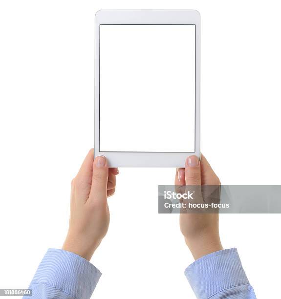 Holding Tablet Pc Auf Weißem Hintergrund Stockfoto und mehr Bilder von Ankündigung - Ankündigung, Berufliche Beschäftigung, Berührungsbildschirm