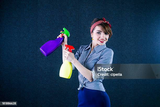 Pinup De Dona De Casa - Fotografias de stock e mais imagens de 1950-1959 - 1950-1959, Adulto, Amarelo