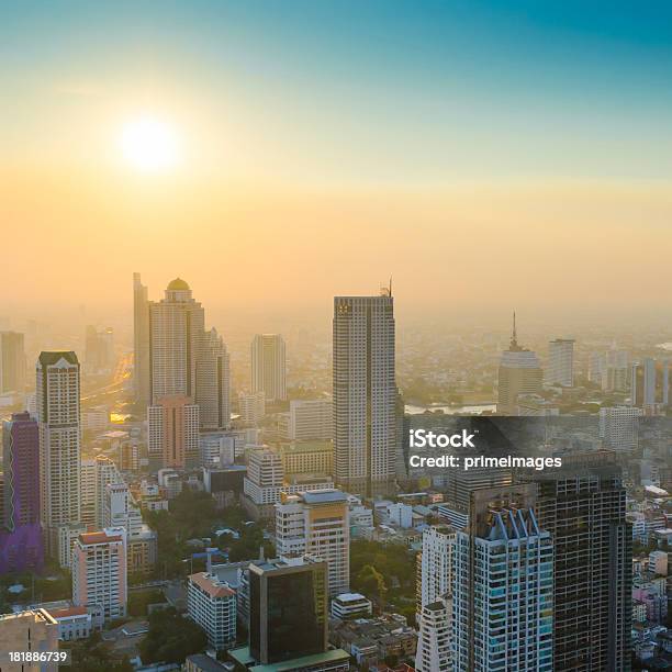 Foto de Vista Panorâmica Da Paisagem Urbana Na Ásia e mais fotos de stock de Ajardinado - Ajardinado, Alto - Descrição Geral, Apartamento