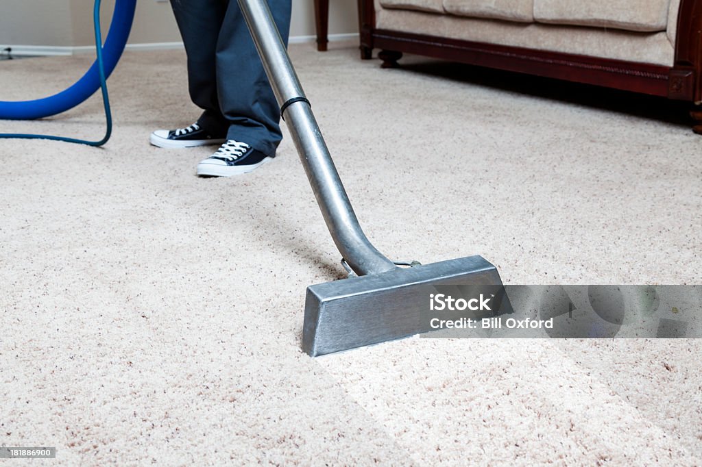 Limpieza de alfombra - Foto de stock de Limpiar libre de derechos