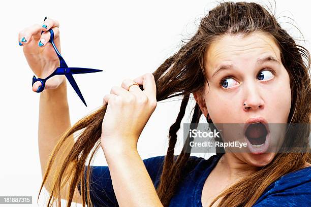 Tagliare I Dreadlocks Non So Se Mi È Consentito - Fotografie stock e altre immagini di Tagliare i capelli - Tagliare i capelli, Adolescente, Adulto