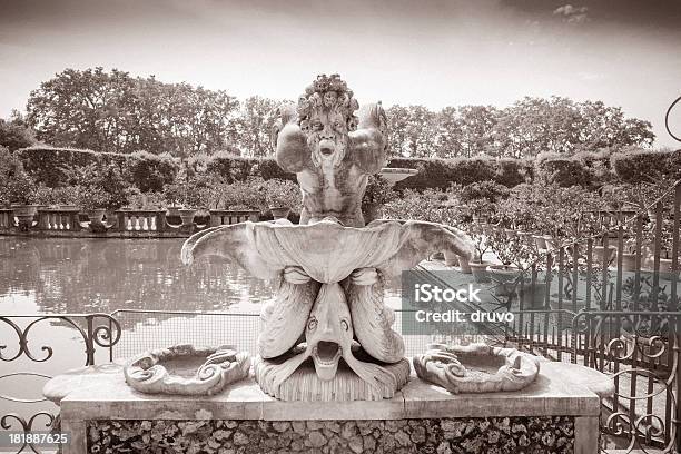 Renascença Estátua No Parque Florence Itália - Fotografias de stock e mais imagens de Antigo - Antigo, Ao Ar Livre, Arbusto