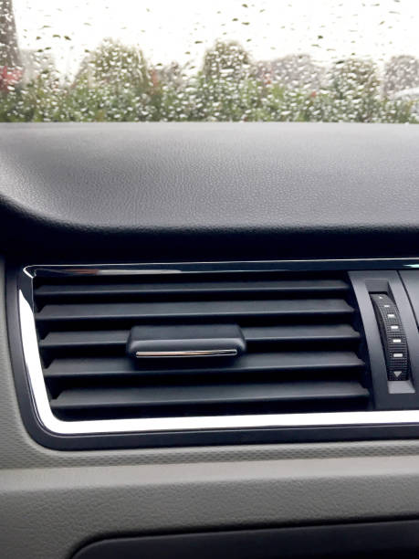 ventilador do ar condicionado do carro, painel do interior do carro - air conditioner window heat hot day - fotografias e filmes do acervo
