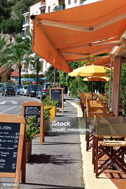 Typowe Francuska Restauracja Scena - zdjęcia stockowe i więcej obrazów Baldachim - Baldachim, Bez ludzi, Chodnik