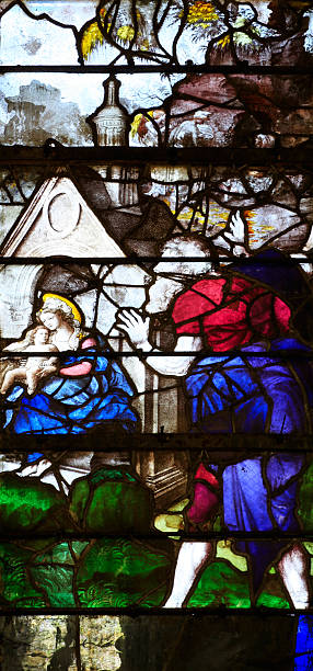 medieval janela de santa casa, igreja saint-etienne, beauvais, frança - notre dame de lorette imagens e fotografias de stock