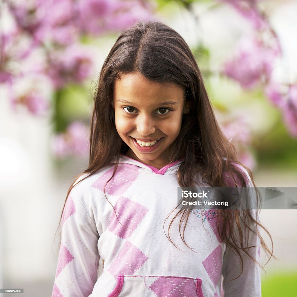 Улыбающаяся девочка - Стоковые фото 10-11 лет роялти-фри