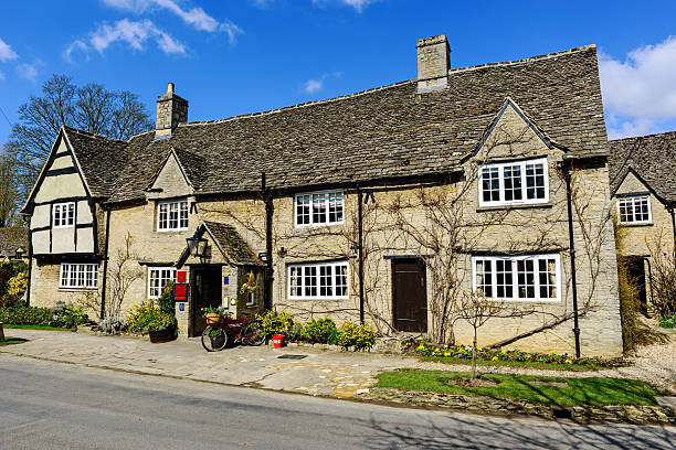 istock Old Pub in Minster Lovell, Oxfordshire, England 181889433