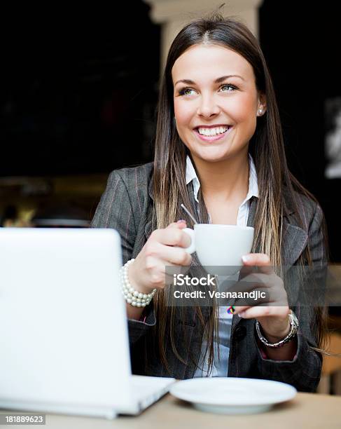 Foto de Intervalo Para Coffee e mais fotos de stock de Adulto - Adulto, Arquivista, Autoconfiança