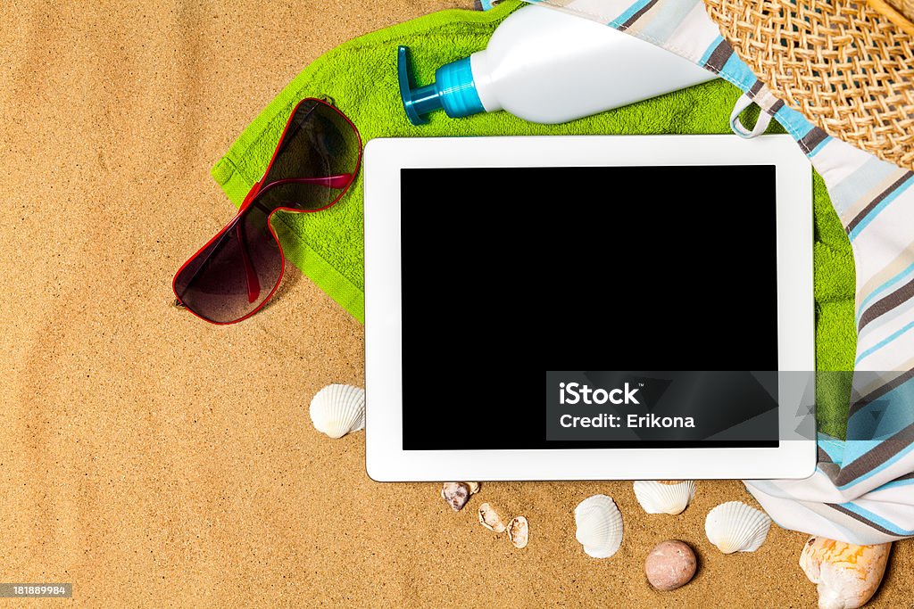 Tablet Digital na praia - Foto de stock de Acessório royalty-free