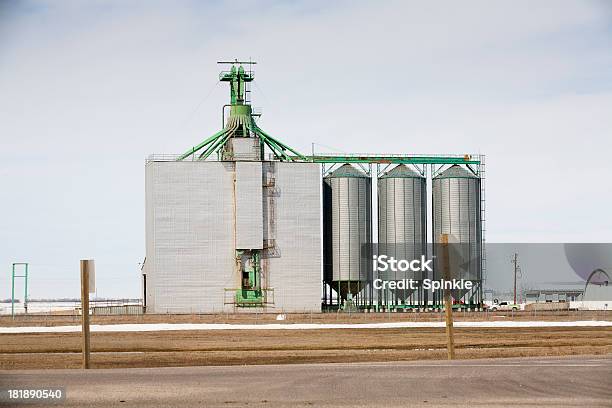 Photo libre de droit de Convoyeur De Grain banque d'images et plus d'images libres de droit de Convoyeur de grain - Convoyeur de grain, Saskatchewan, Canada
