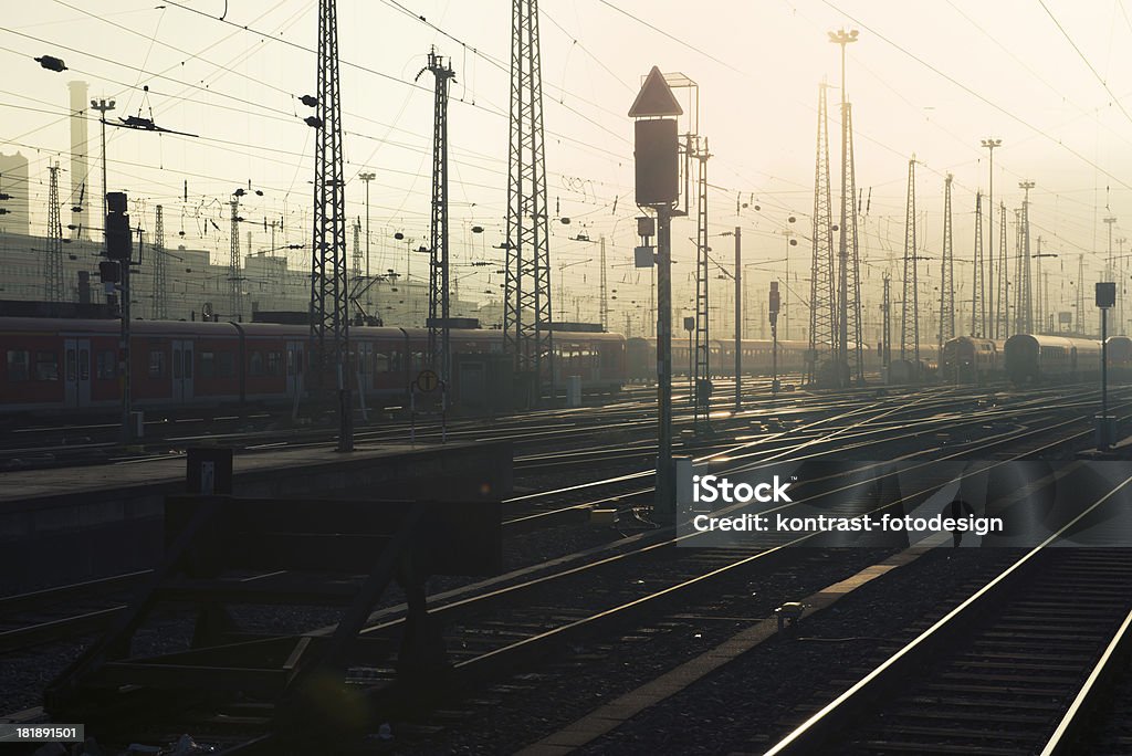 Centralnej stacji Hauptbahnhof, Frankfurt, stoczni kolejowego - Zbiór zdjęć royalty-free (Frankfurt nad Menem)