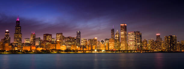 istock Chicago Illinois panorama skyline 181891611