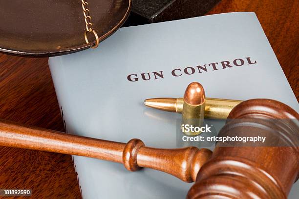 Arma De Controlo - Fotografias de stock e mais imagens de Controlo de armas - Controlo de armas, Arma de Fogo, Lei