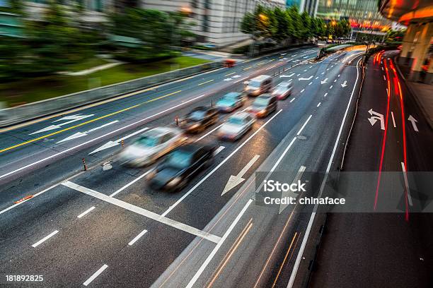 車でのラッシュアワーに交通渋滞 - アクションショットのストックフォトや画像を多数ご用意 - アクションショット, アジア大陸, アスファルト