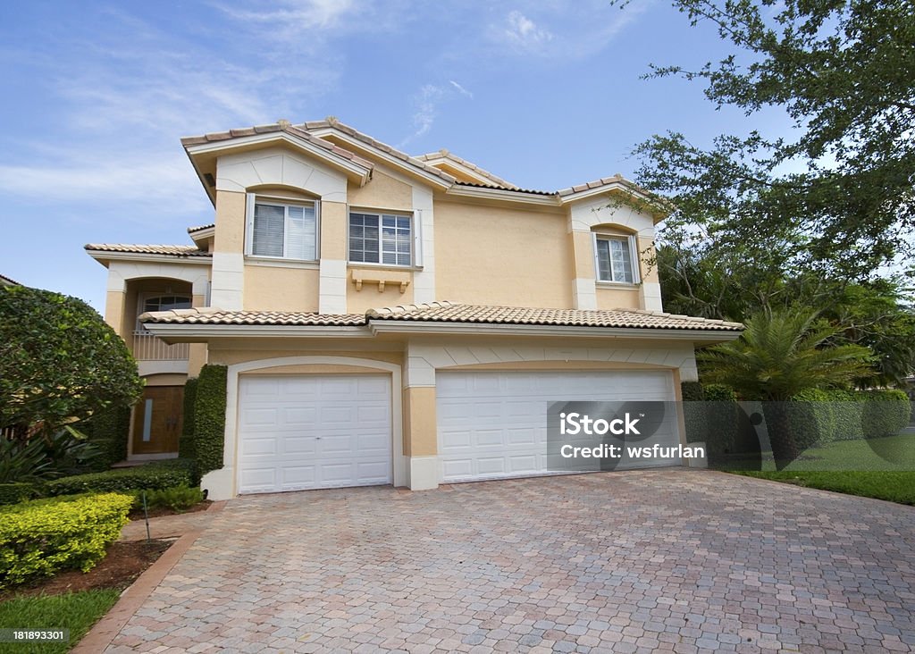 House - Foto stock royalty-free di Garage