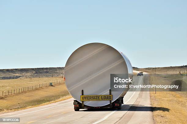 Schwere Ladungen Stockfoto und mehr Bilder von Übergröße - Übergröße, Beladen, Container