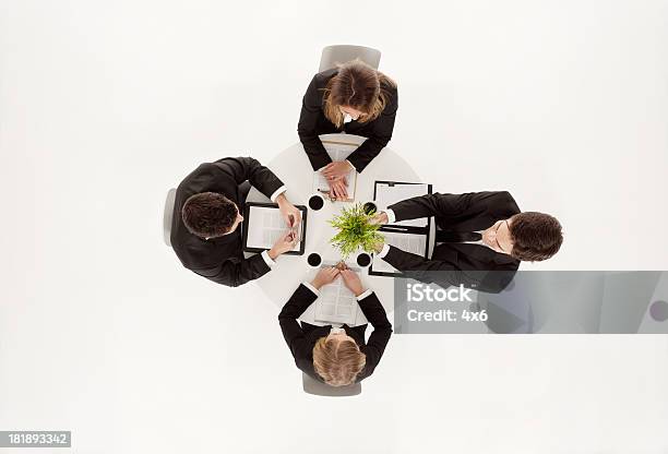 オーバヘッドのビジネスミーティング - 20代のストックフォトや画像を多数ご用意 - 20代, 4人, よそいきの服