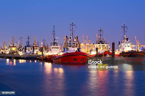 Foto de Cabo Barcos No Porto De Hamburgo e mais fotos de stock de Alemanha - Alemanha, Apodrecer, Atracado