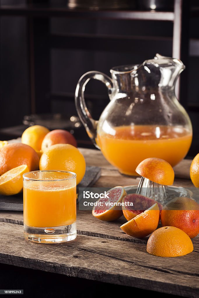 Colocada sumo de laranja fresco - Royalty-free Bebida Foto de stock