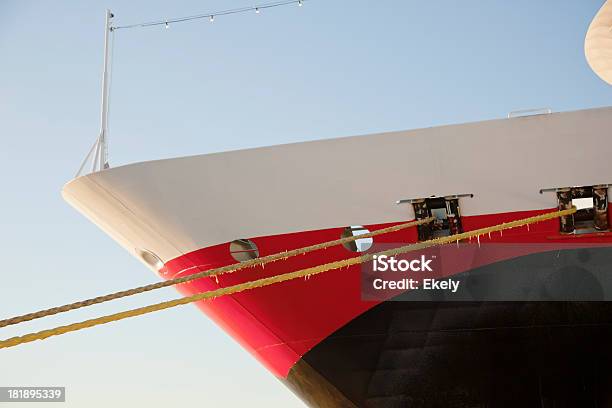 Photo libre de droit de Proue banque d'images et plus d'images libres de droit de Bateau de voyageurs - Bateau de voyageurs, Blanc, Bleu