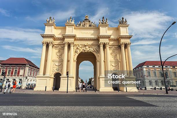 Photo libre de droit de Brandenburger Tor De Potsdam banque d'images et plus d'images libres de droit de Potsdam - Brandenburg - Potsdam - Brandenburg, Vieille ville, Haut-lieu touristique international