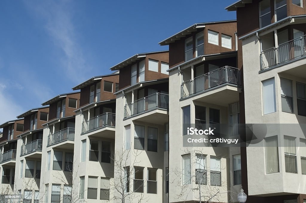 Casa modello di architettura casa condominio esterno - Foto stock royalty-free di Appartamento