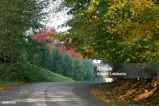 Foto de Outono Road e mais fotos de stock de Bend - Óregon - Bend - Óregon, Colina, Conceito