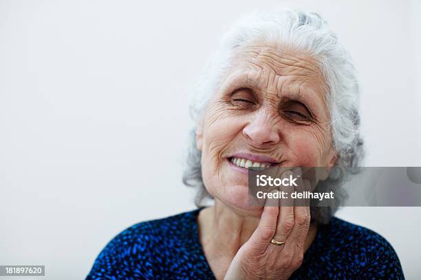 Mal Di Denti - Fotografie stock e altre immagini di Dolore fisico - Dolore fisico, Mal di denti, 60-69 anni