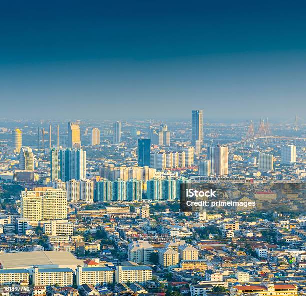 Vista Panorámica Del Paisaje Urbano En Bangkok Tailandia Foto de stock y más banco de imágenes de Aire libre