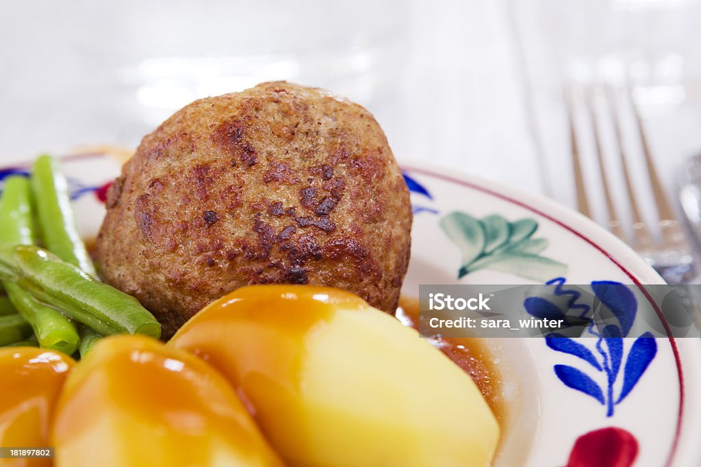 Niederländische Mahlzeit mit Fleischbällchen, Kartoffeln und grüne Bohnen - Lizenzfrei Fleisch Stock-Foto