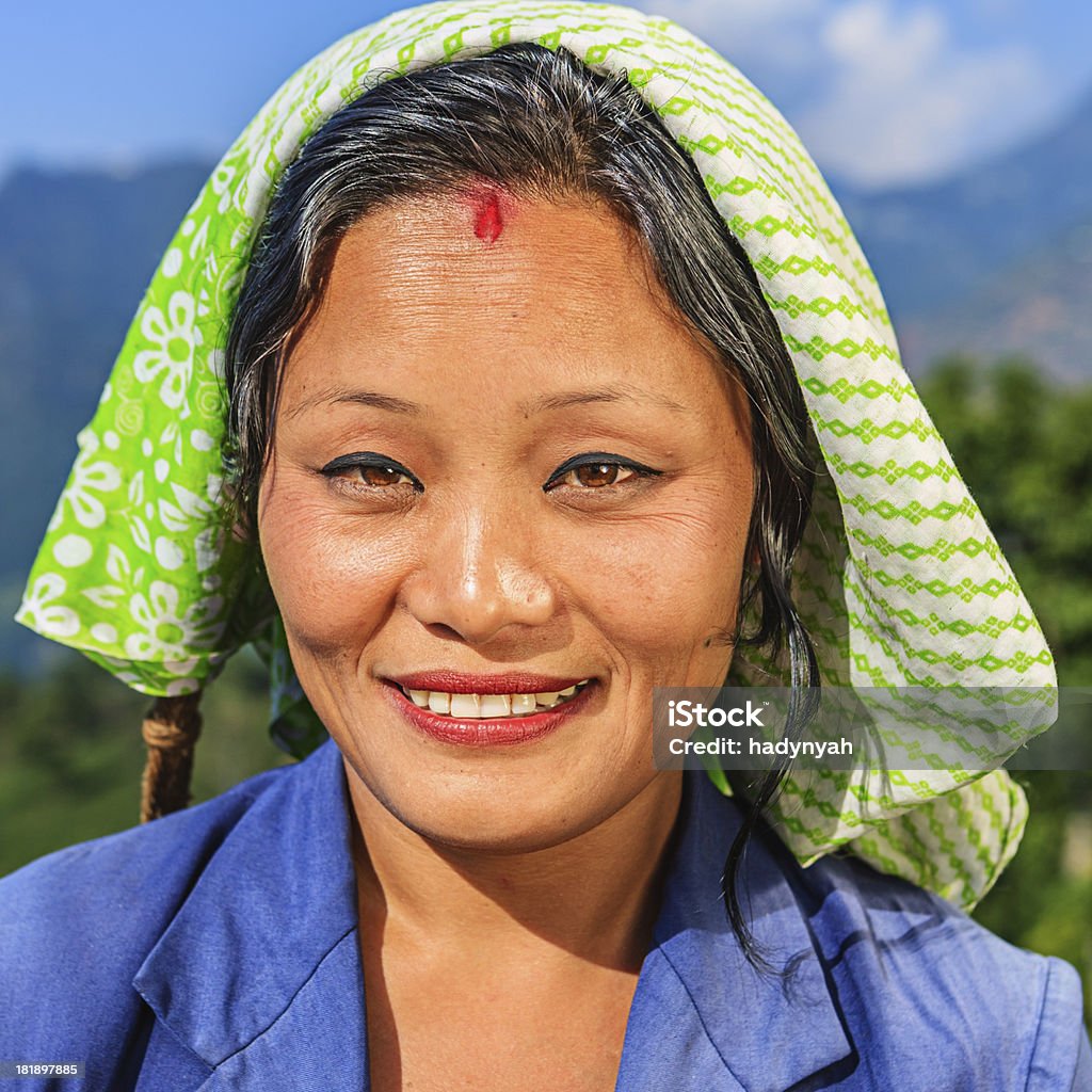 Retrato de seleção de folhas de chá em indiana Darjeeling, Índia - Foto de stock de Adulto royalty-free