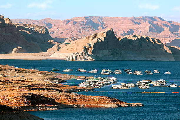 istock Daylight landscape - Lake Powell 181898338