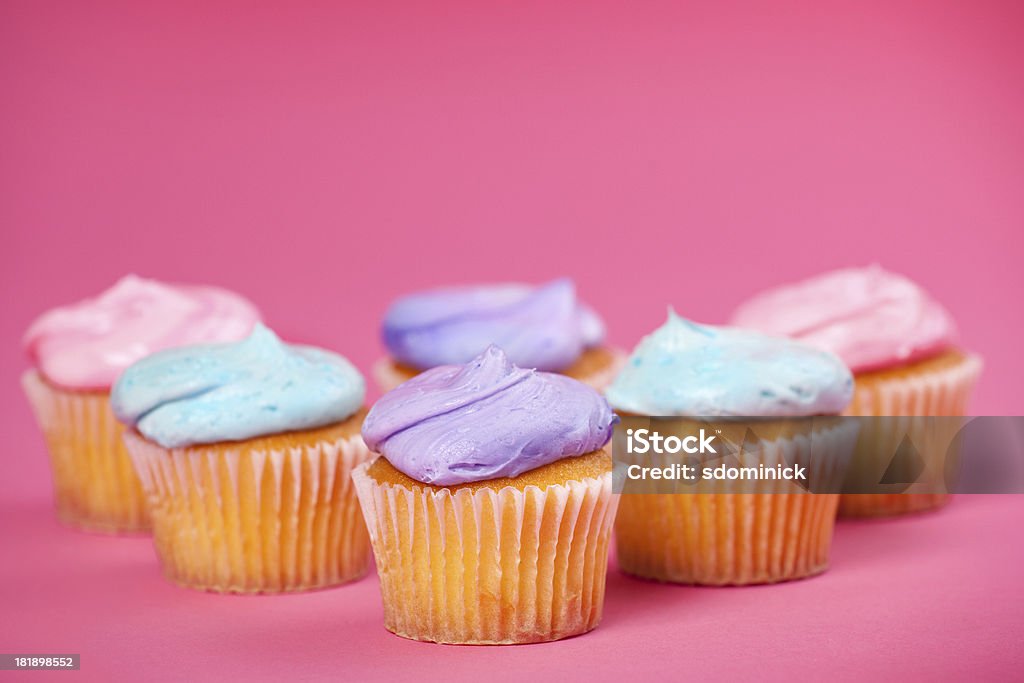 Mezza dozzina di Cupcakes - Foto stock royalty-free di Alimentazione non salutare