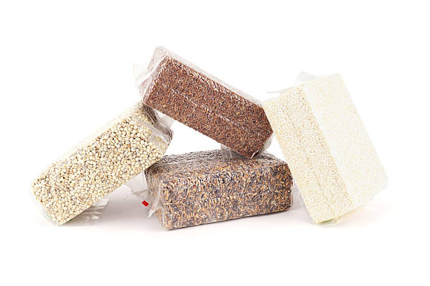 낟알 플라스틱으로 - processed grains rice variation in a row 뉴스 사진 이미지