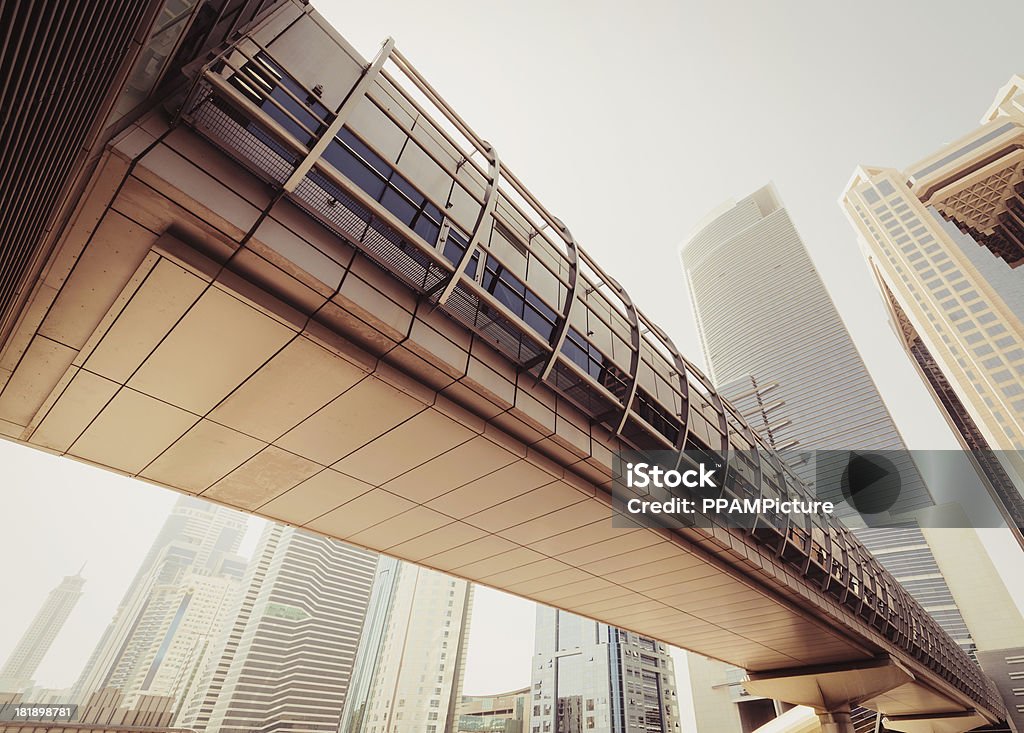 Futuristico ponte a Dubai - Foto stock royalty-free di Acciaio