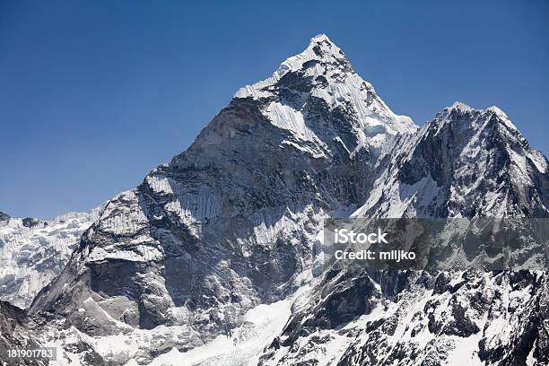 Foto de Ama Dablam Cimeira Himalaias Nepal e mais fotos de stock de Ama Dablam - Ama Dablam, Azul, Beleza