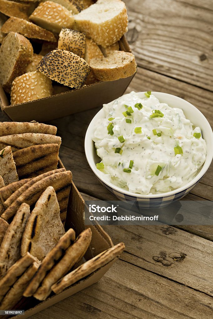 Molho de pepino e pão - Foto de stock de Cream Cheese royalty-free