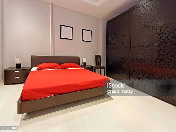 Foto de Quarto Grande e mais fotos de stock de Artigo de decoração - Artigo de decoração, Cama, Closet