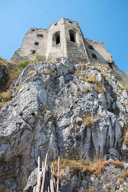 istock Beckov ruins - Slovakia 181916309