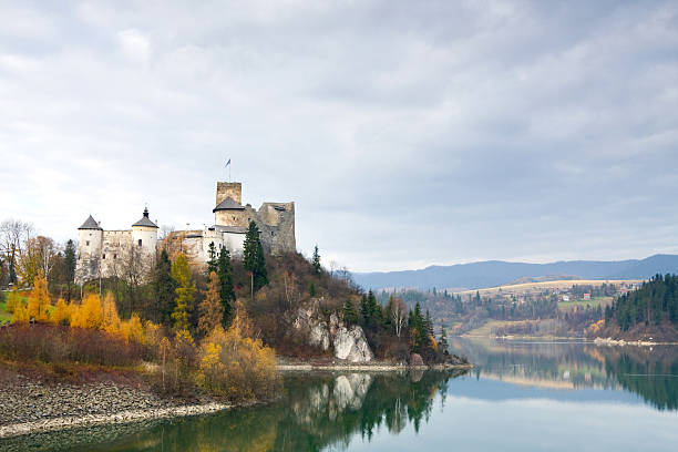 istock Niedzica Castle, Poland 181922929