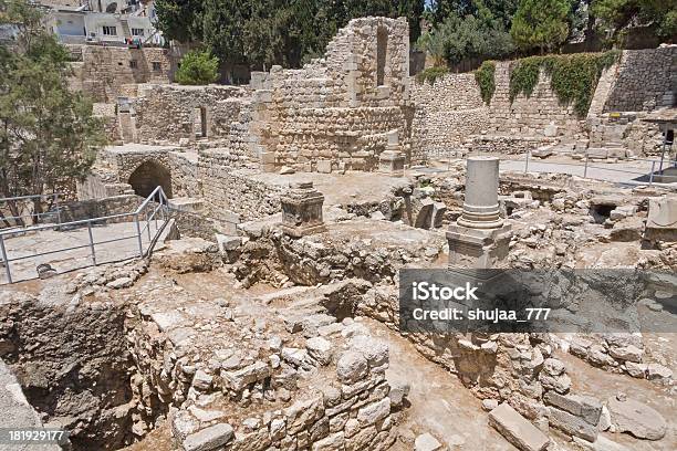 Foto de Antigas Ruínas Piscina De Bethesda Cidade Velha Em Jerusalém Israel e mais fotos de stock de Parede