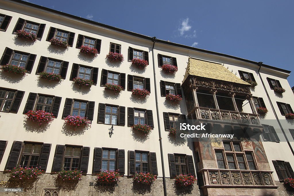 Tetto d'oro, Goldenes Dachl, centro della storica città vecchia, Innsbruck - Foto stock royalty-free di Adulazione