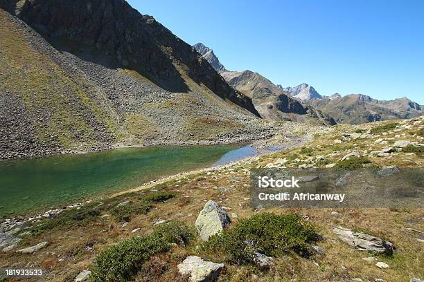 Panorama Della Montagna Lago Mittlerer Plenderlesee Kühtai Alto Adige Austria - Fotografie stock e altre immagini di Acqua