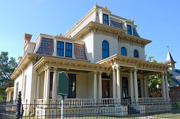 istock Historical Home in Mankato 181937206