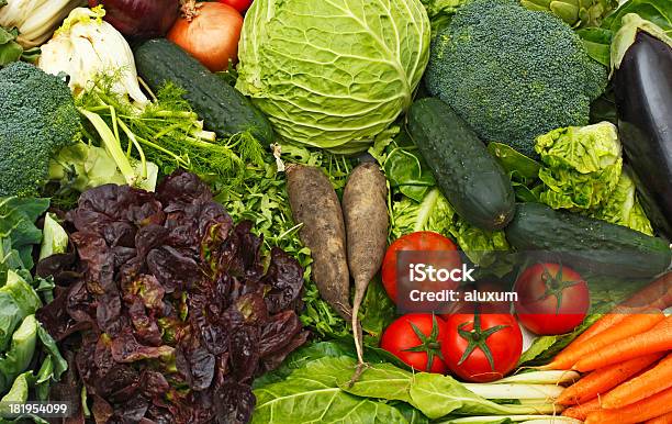 Verduras Foto de stock y más banco de imágenes de Alimento - Alimento, Comida sana, Comidas y bebidas