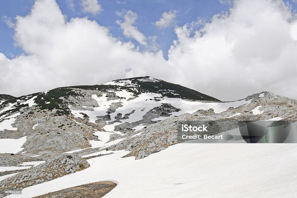 Красивый вид горы Bjelasnica - Стоковые фото Белый роялти-фри